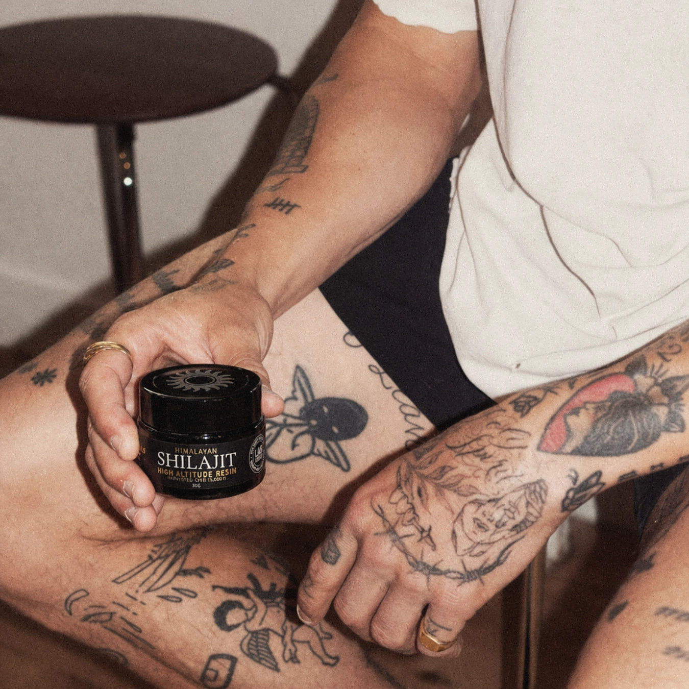 close-up-celsius-himalayan-shilajit-lifestyle-image